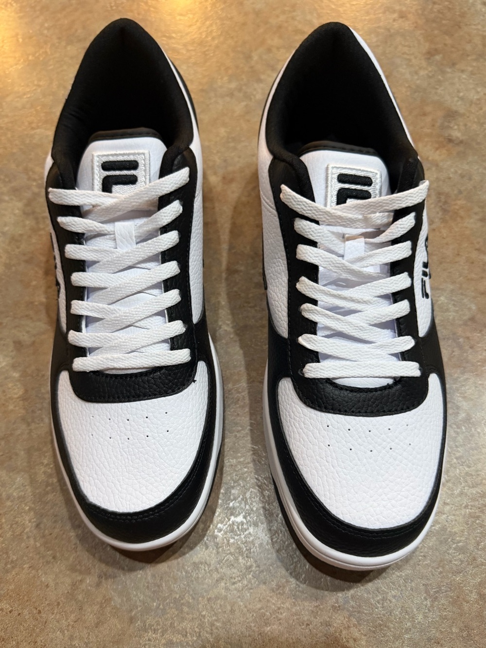 Mens Fila A-Low Black and White Low-Top Sneakers. Size 11. NWOT